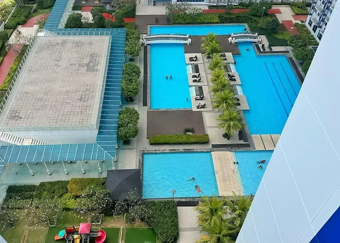 Meowcation In Makati Apartment Manila
