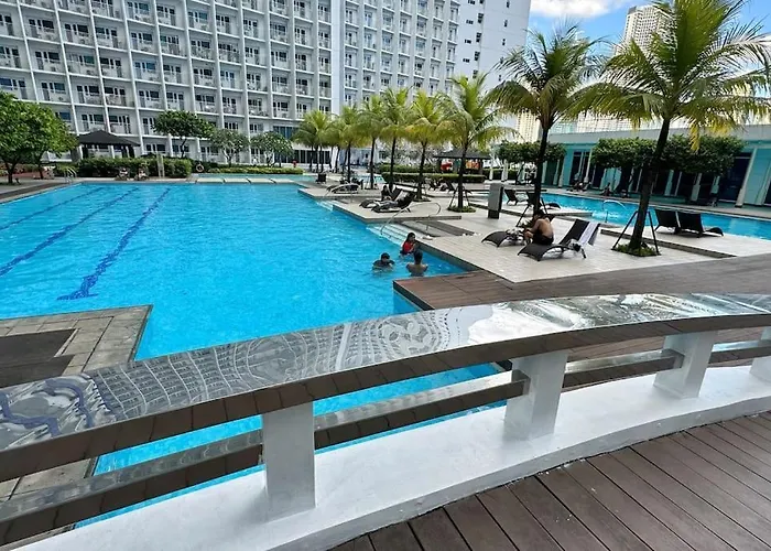 Staycation Condo in Makati Appartamento *